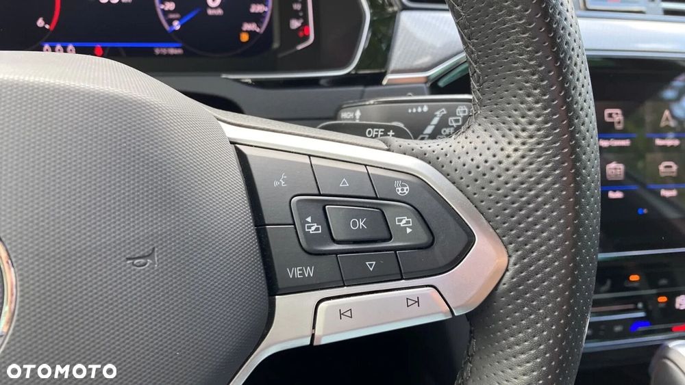 Volkswagen Passat - 19