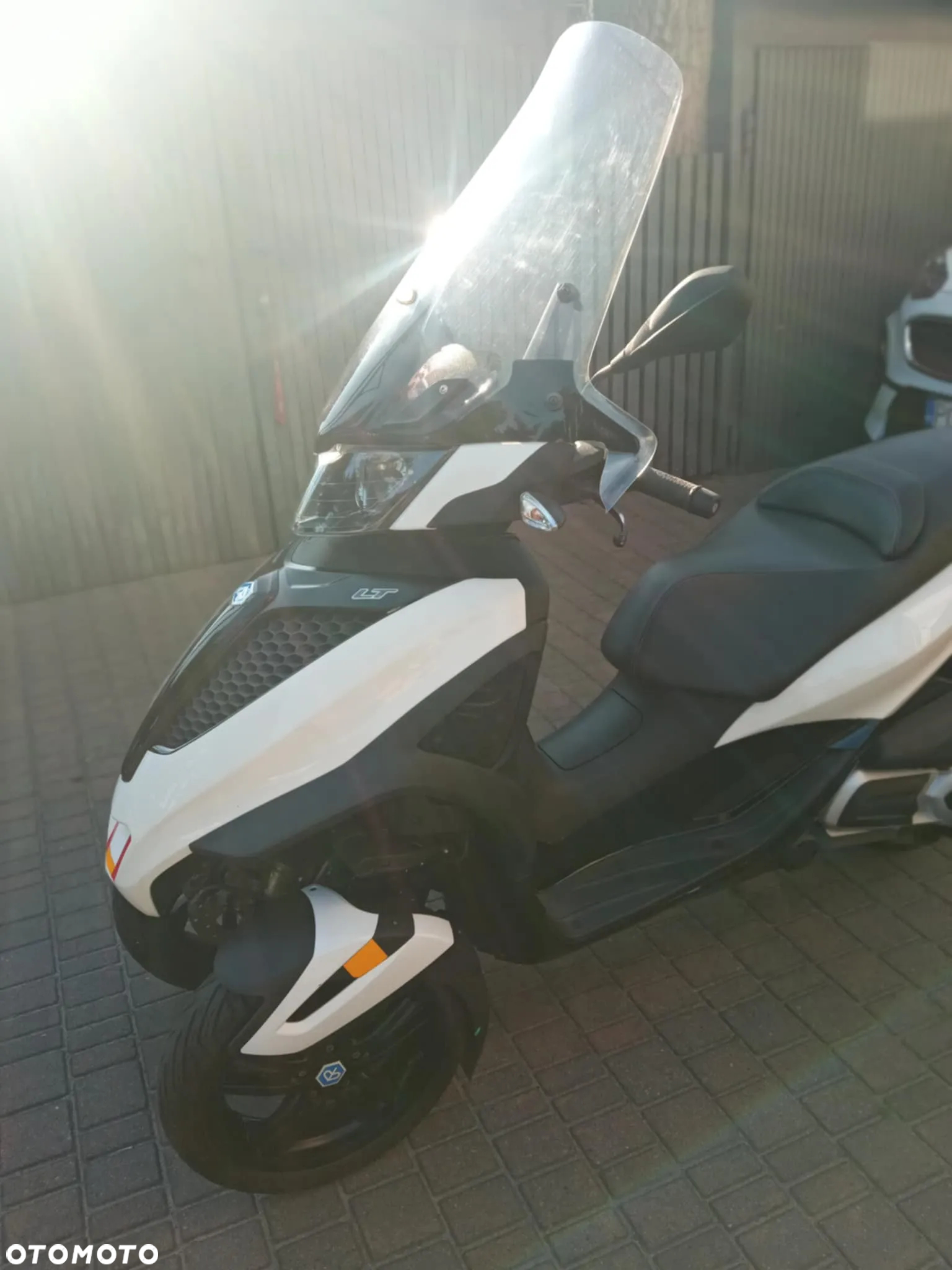 Piaggio MP-3 - 4