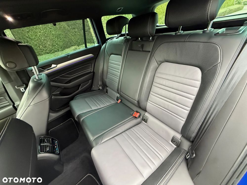 Volkswagen Passat Variant 2.0 TDI SCR DSG 4Motion Business - 24