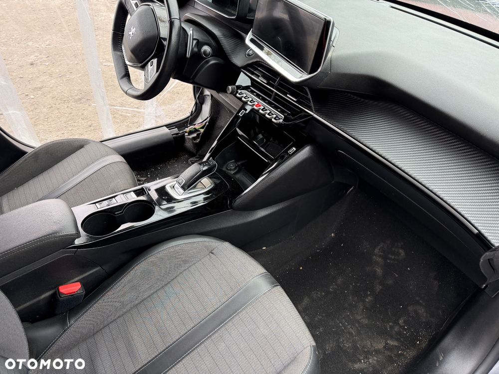 Peugeot 208 - 7