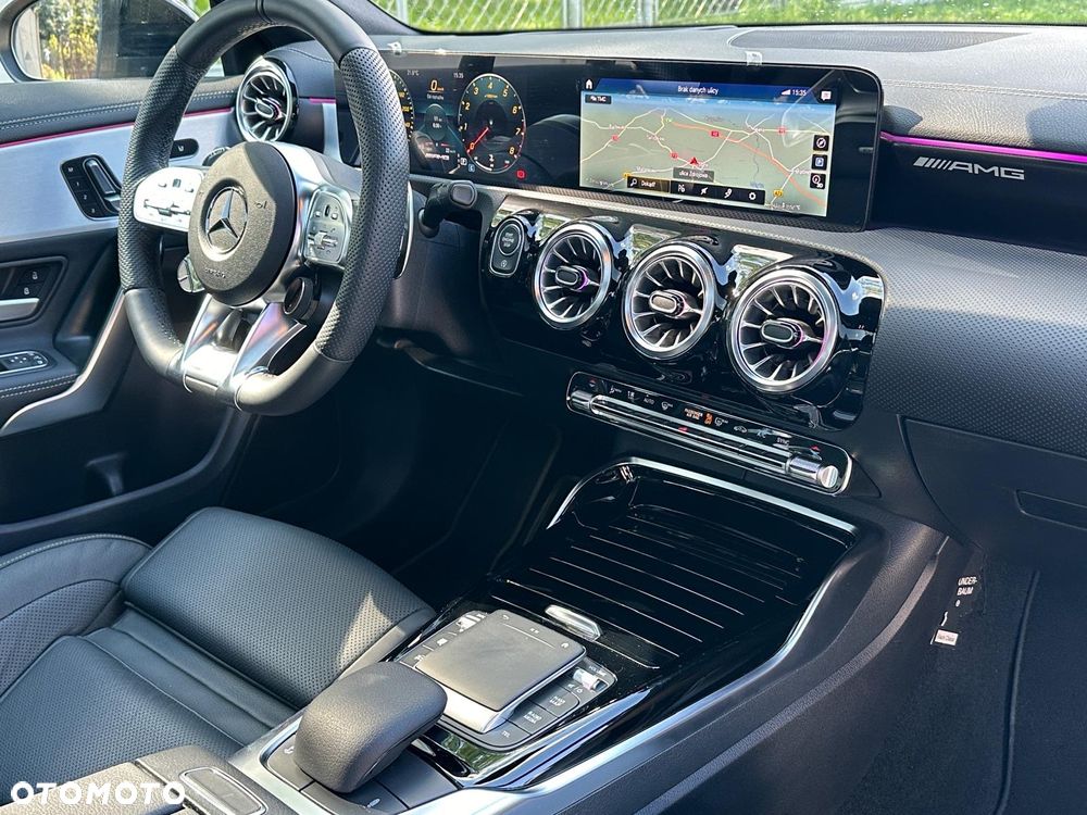 Mercedes-Benz CLA - 11