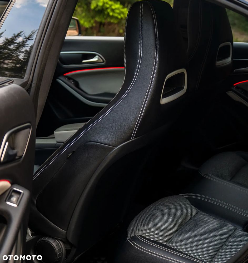 Mercedes-Benz CLA 180 7G-DCT AMG Line - 37