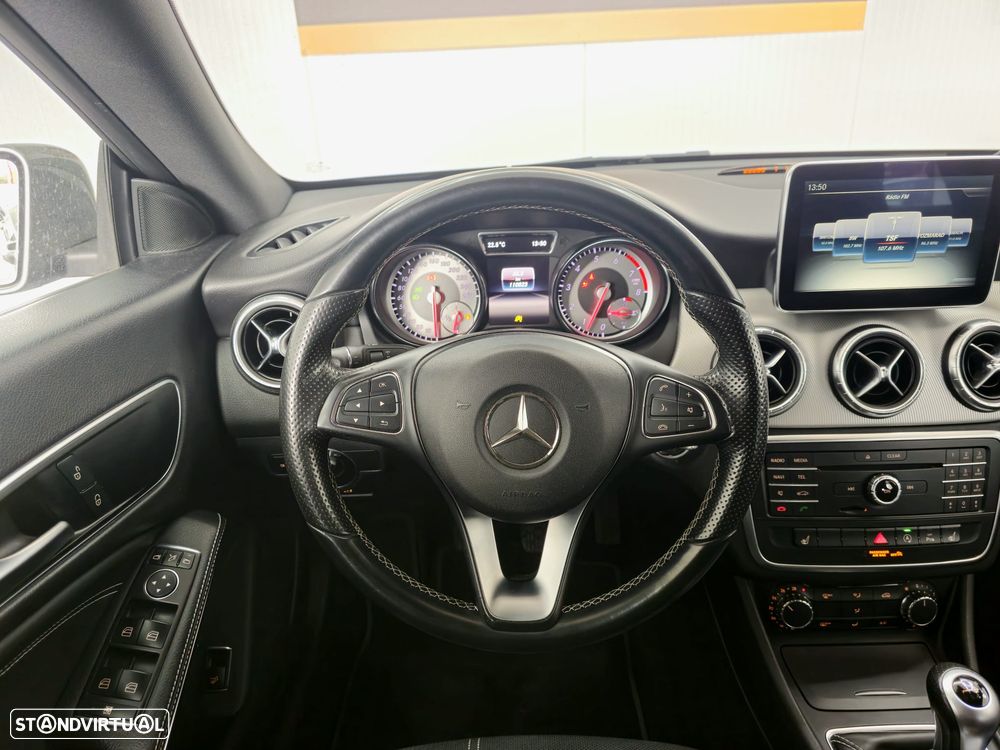 Mercedes-Benz CLA 180 UrbanStyle Edition - 9