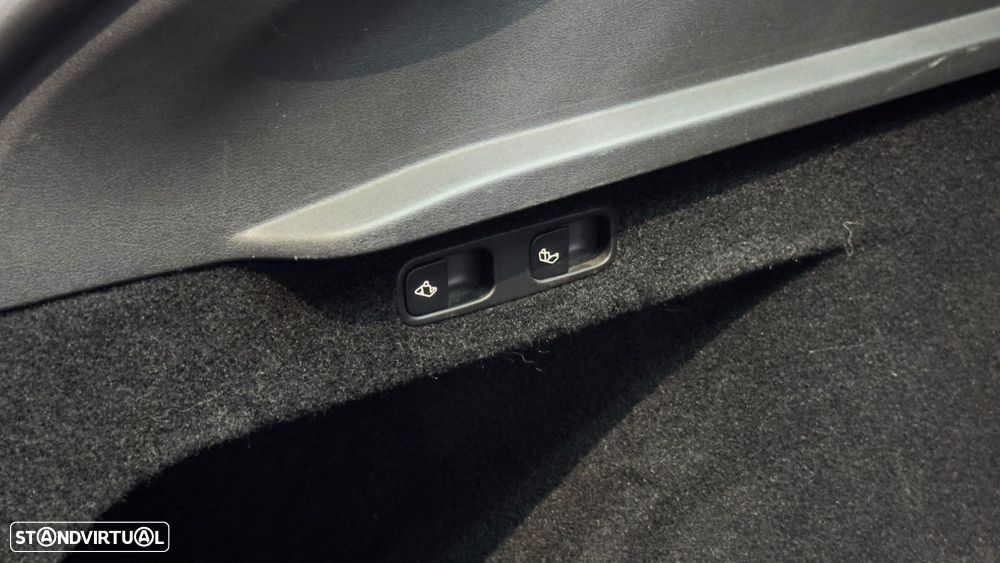 Tesla Model Y Performance Dual Motor AWD - 43