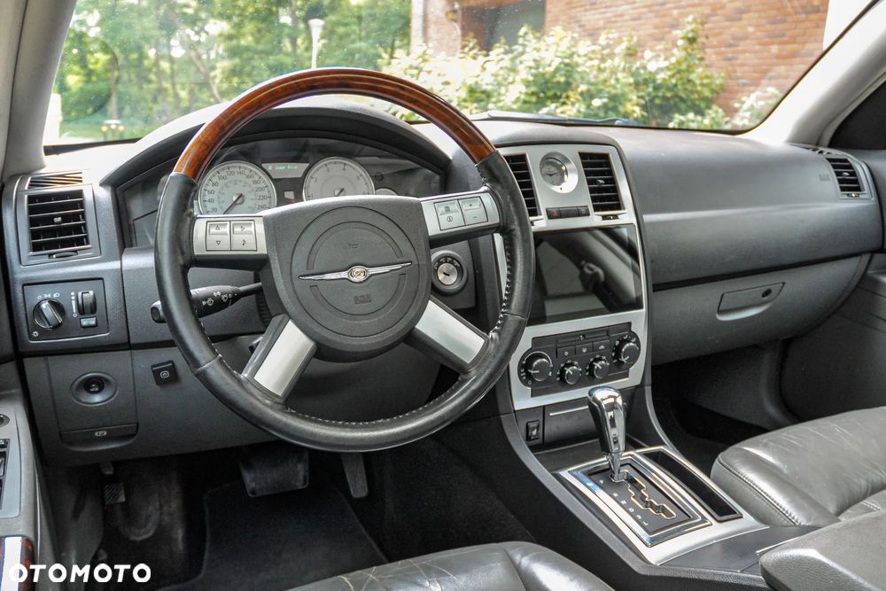 Chrysler 300C - 9