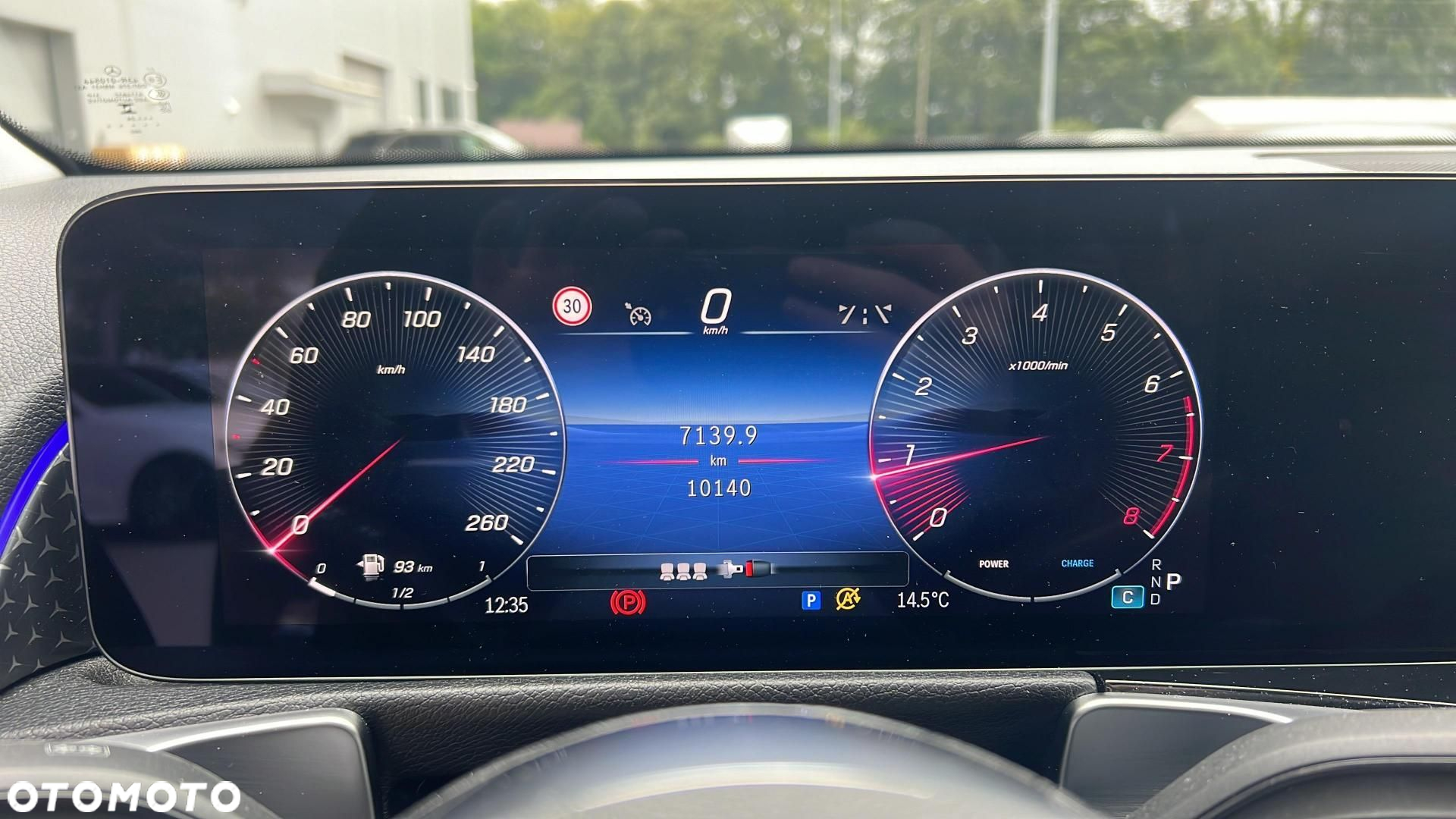 Mercedes-Benz GLB - 14
