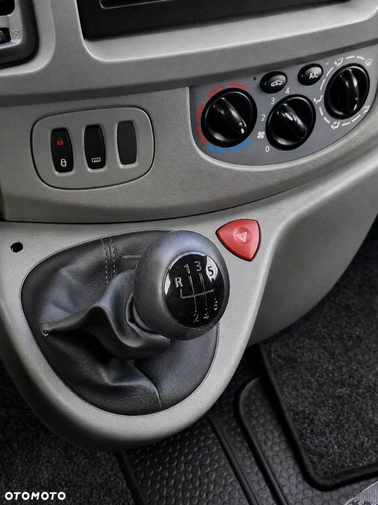 Opel Vivaro - 27