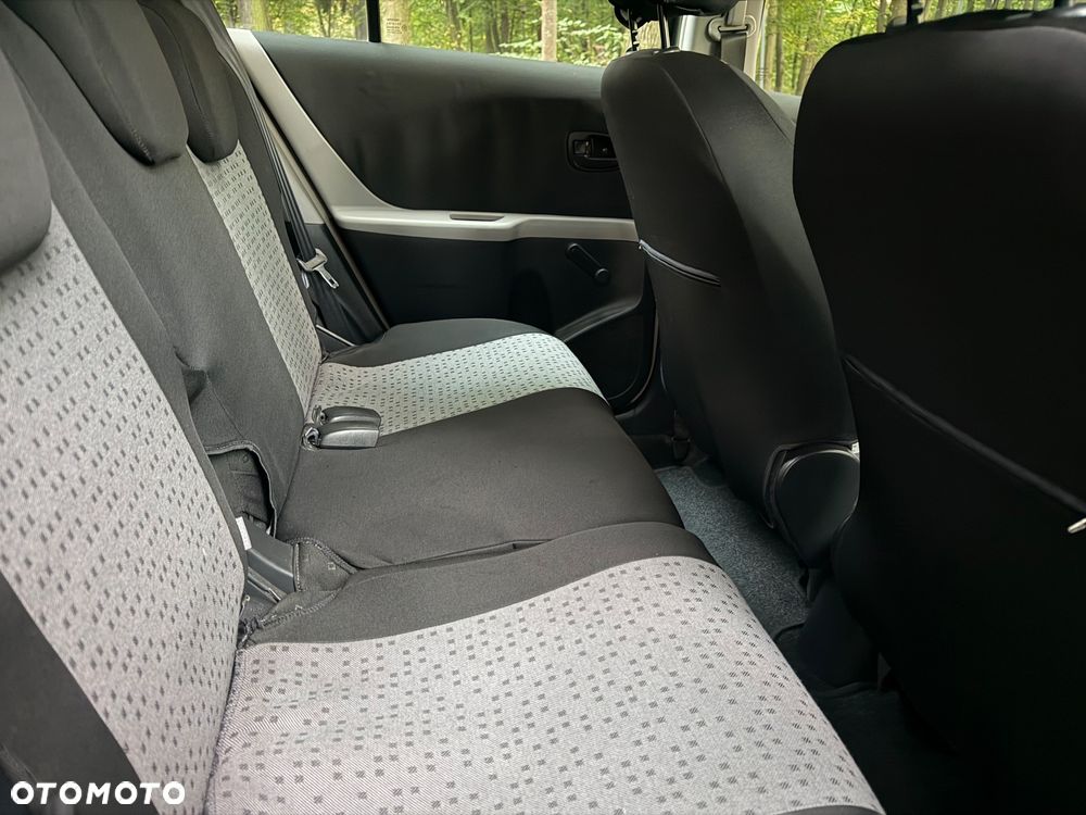Toyota Yaris 1.3 Sol - 11