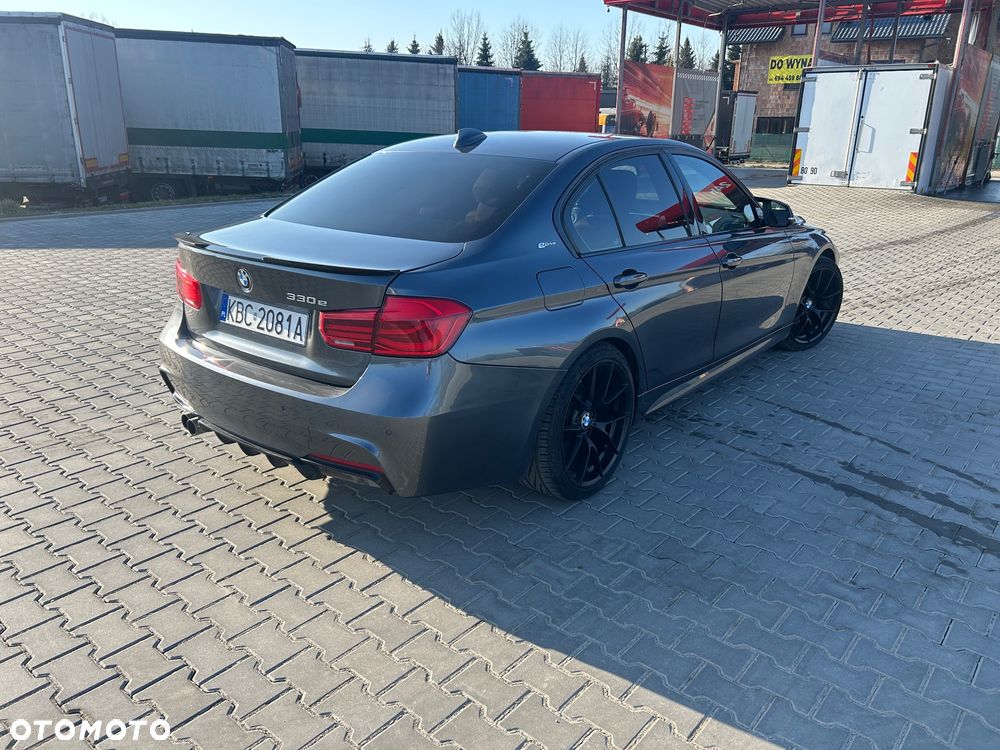 BMW Seria 3 330e iPerformance M Sport Shadow - 13
