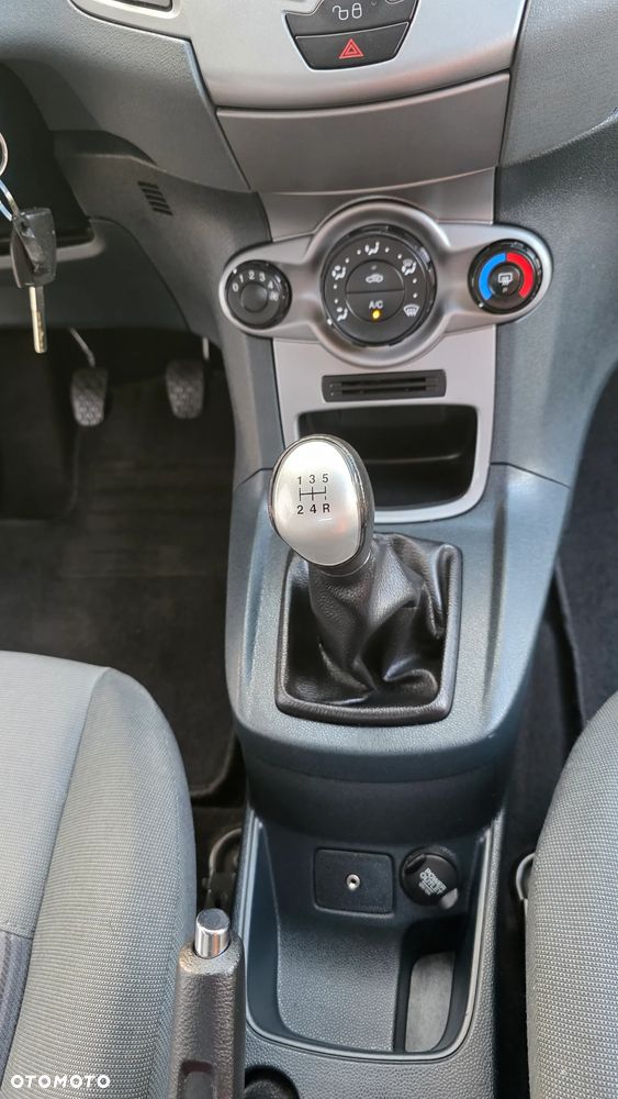 Ford Fiesta 1.25 Celebration - 24