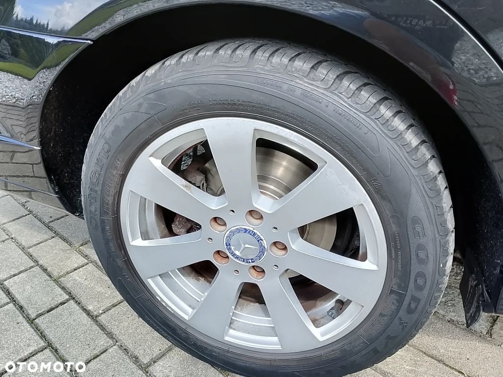 Mercedes-Benz Klasa C 180 CGI BlueEff Classic - 21