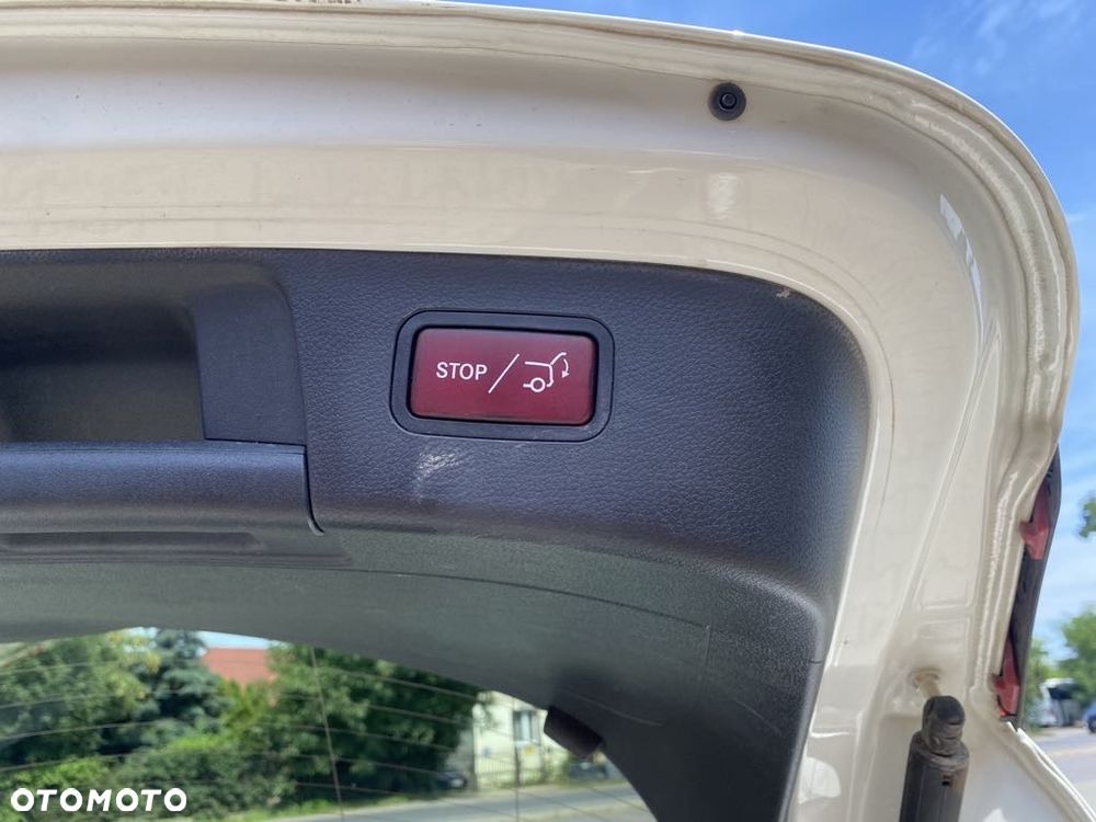 Mercedes-Benz GLA 250 4-Matic AMG Line - 13