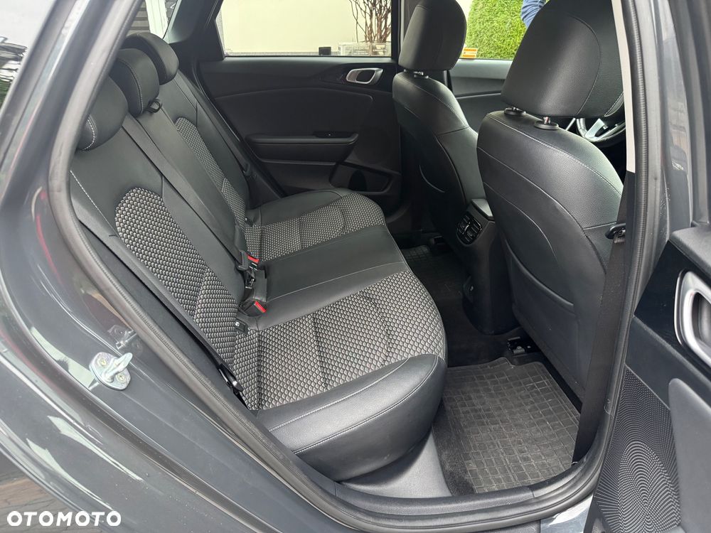 Kia Ceed 1.5 T-GDI Business Line Plus - 27