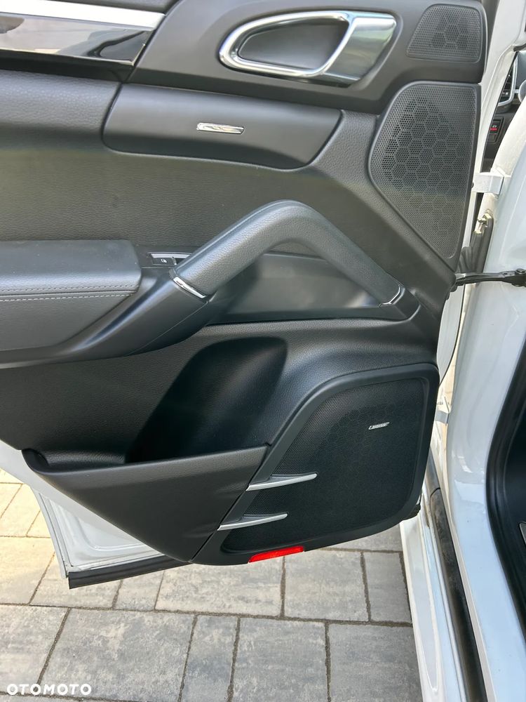 Porsche Cayenne Platinum Edition - 13