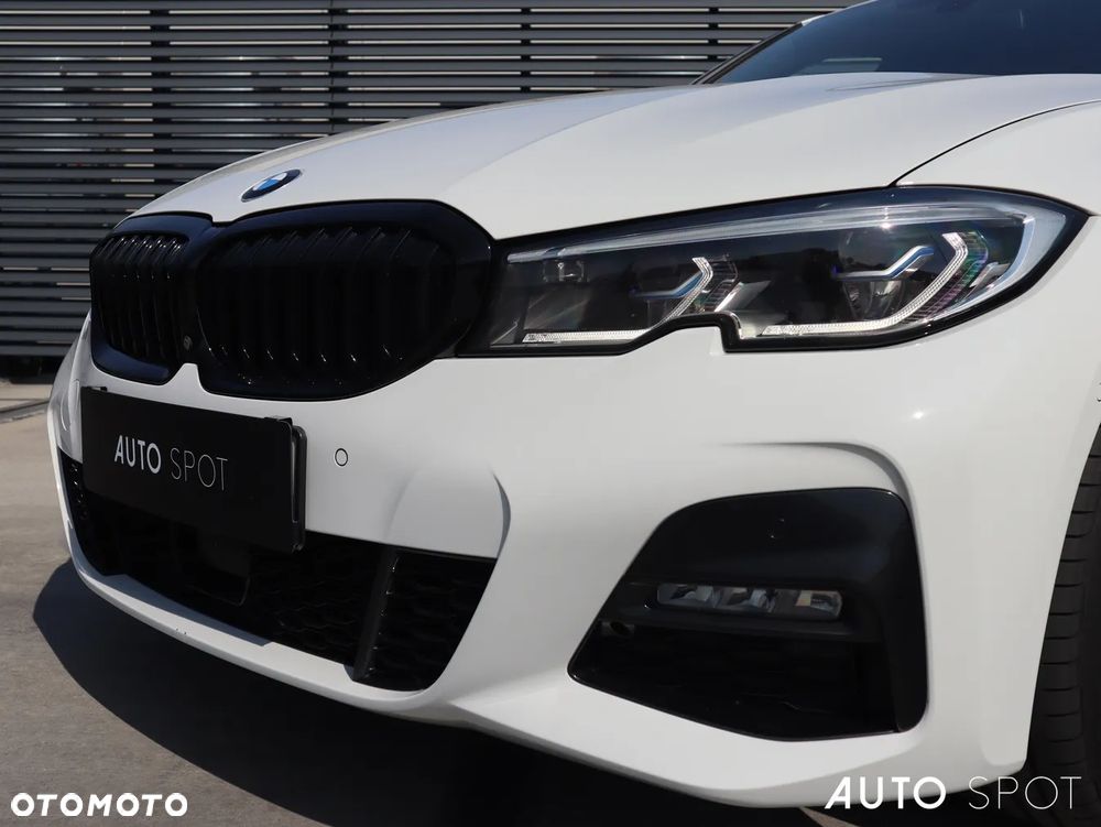 BMW Seria 3 320d xDrive M Sport - 2