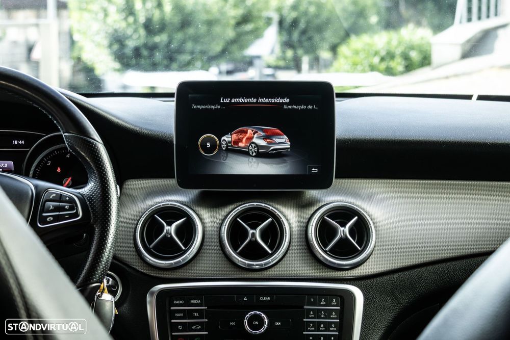 Mercedes-Benz CLA 200 - 33