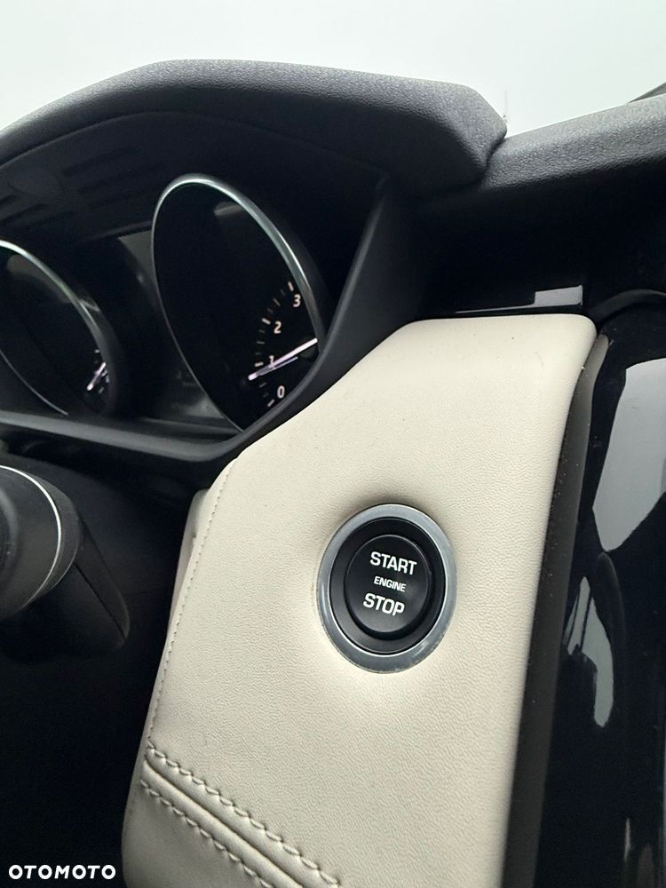 Land Rover Discovery 3.0 Si6 SE - 32