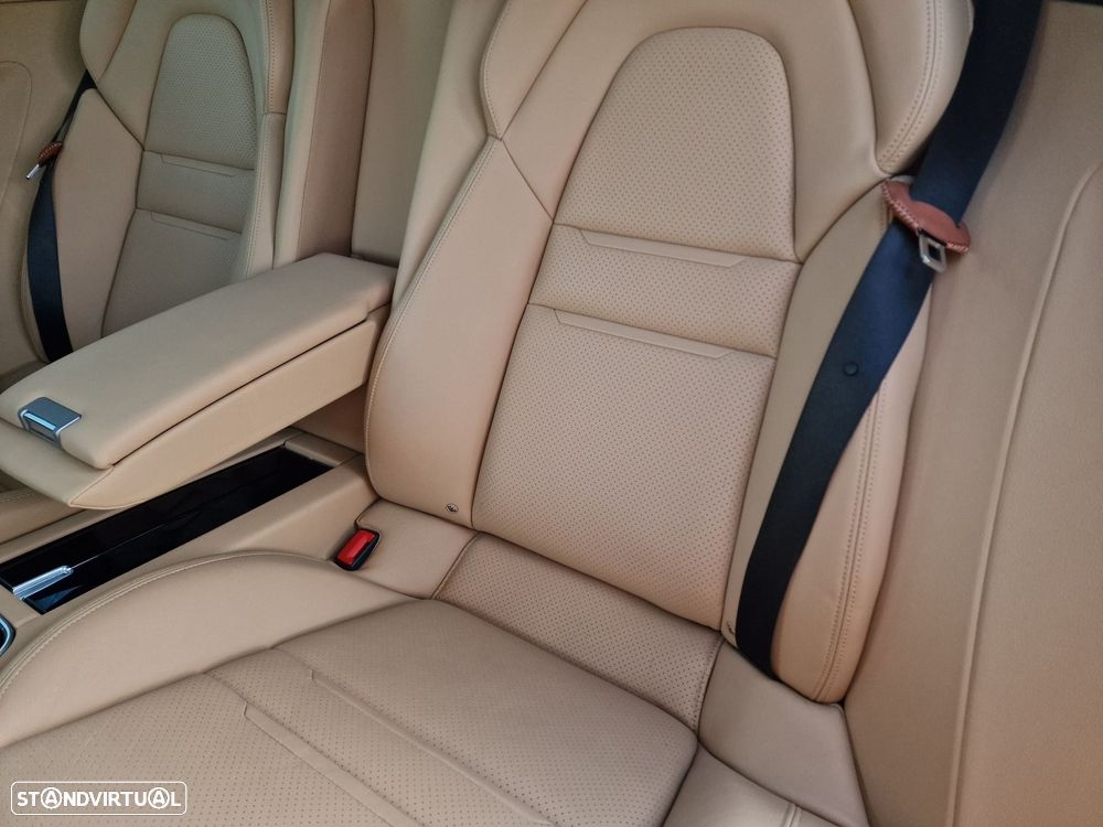 Porsche Panamera 4 E-Hybrid Edition 10 Anos - 14