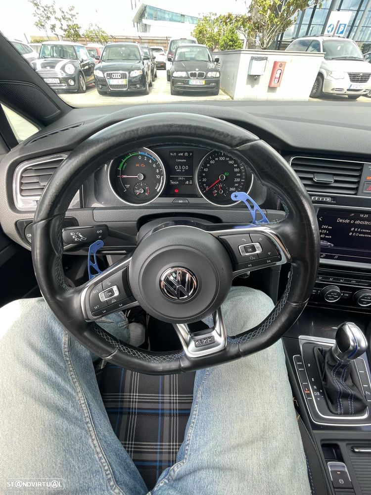 VW Golf - 9