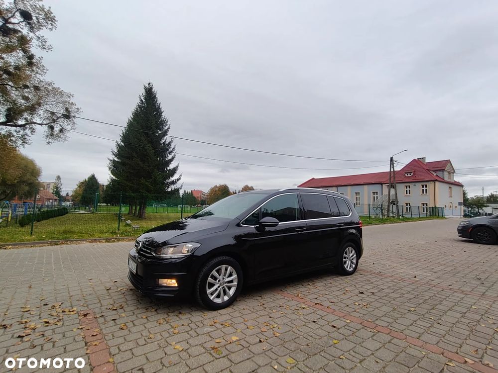 Volkswagen Touran - 25