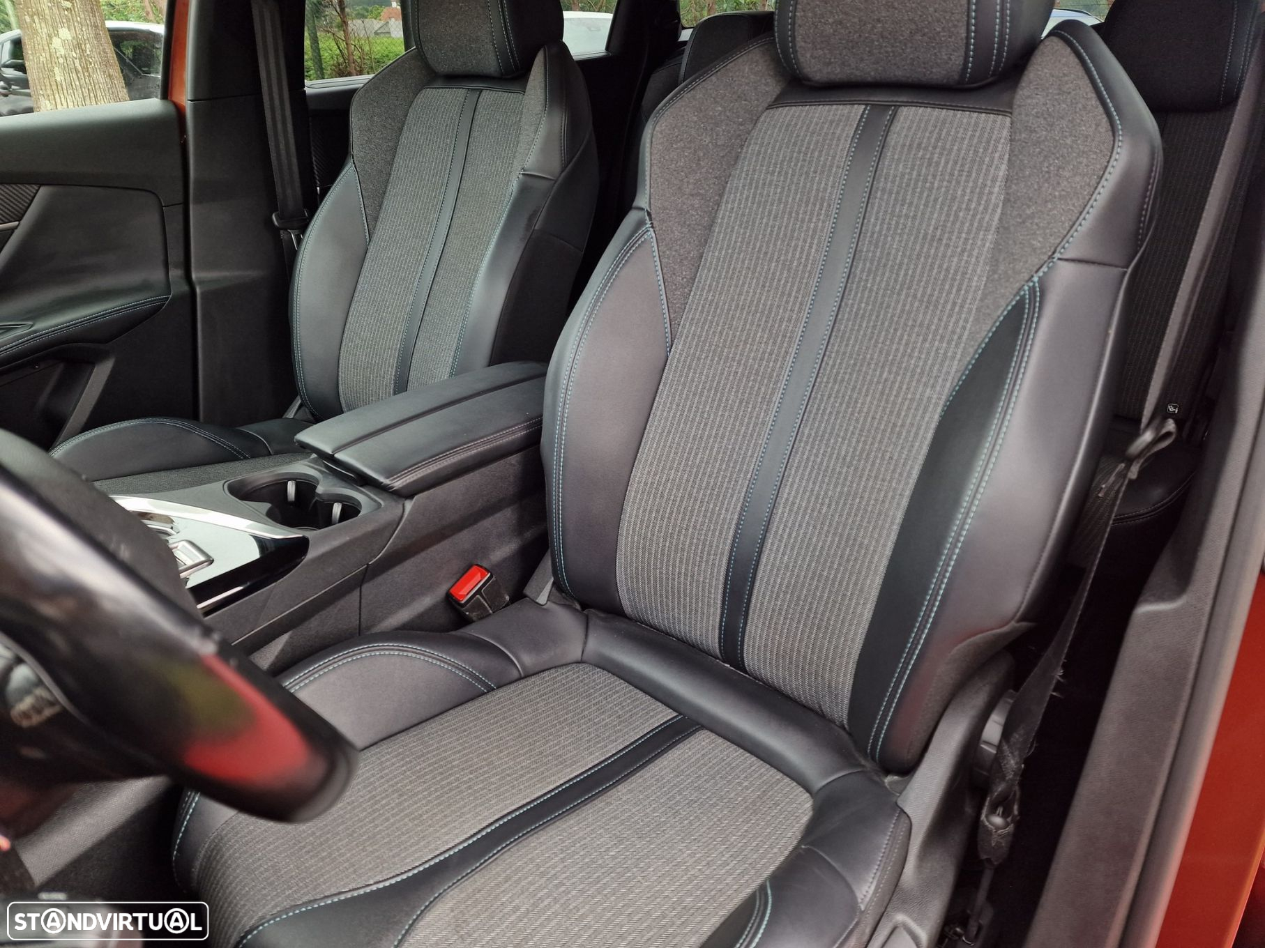 Peugeot 5008 1.5 BlueHDi Allure EAT8 - 12