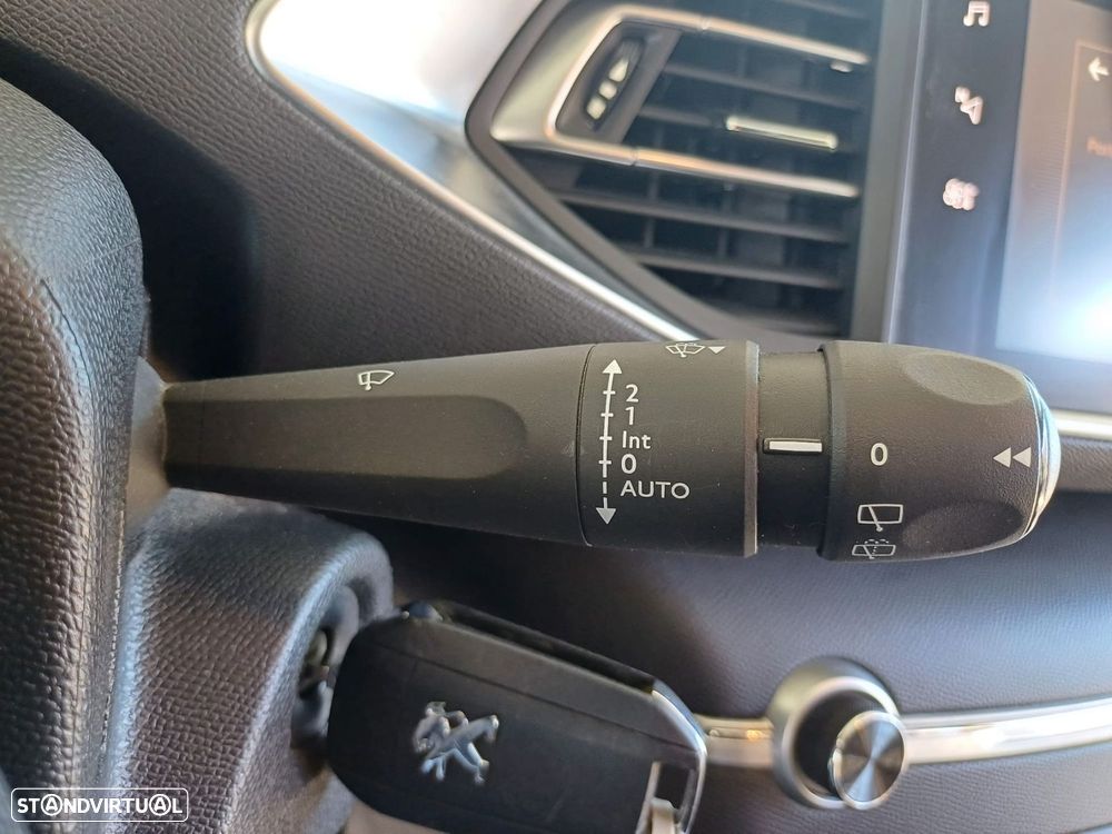 Peugeot 308 SW 1.5 BlueHDi Style J17 - 26