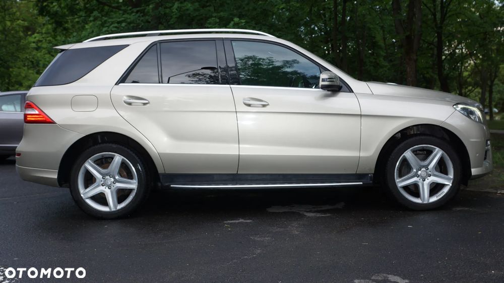 Mercedes-Benz ML 350 BlueTec 4-Matic - 4
