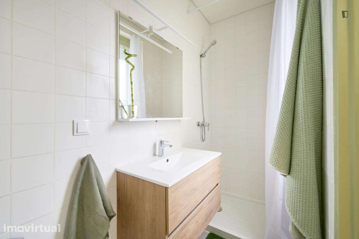 Quarto - localizado em Alcântara Lisbon - Grande imagem: 2/34