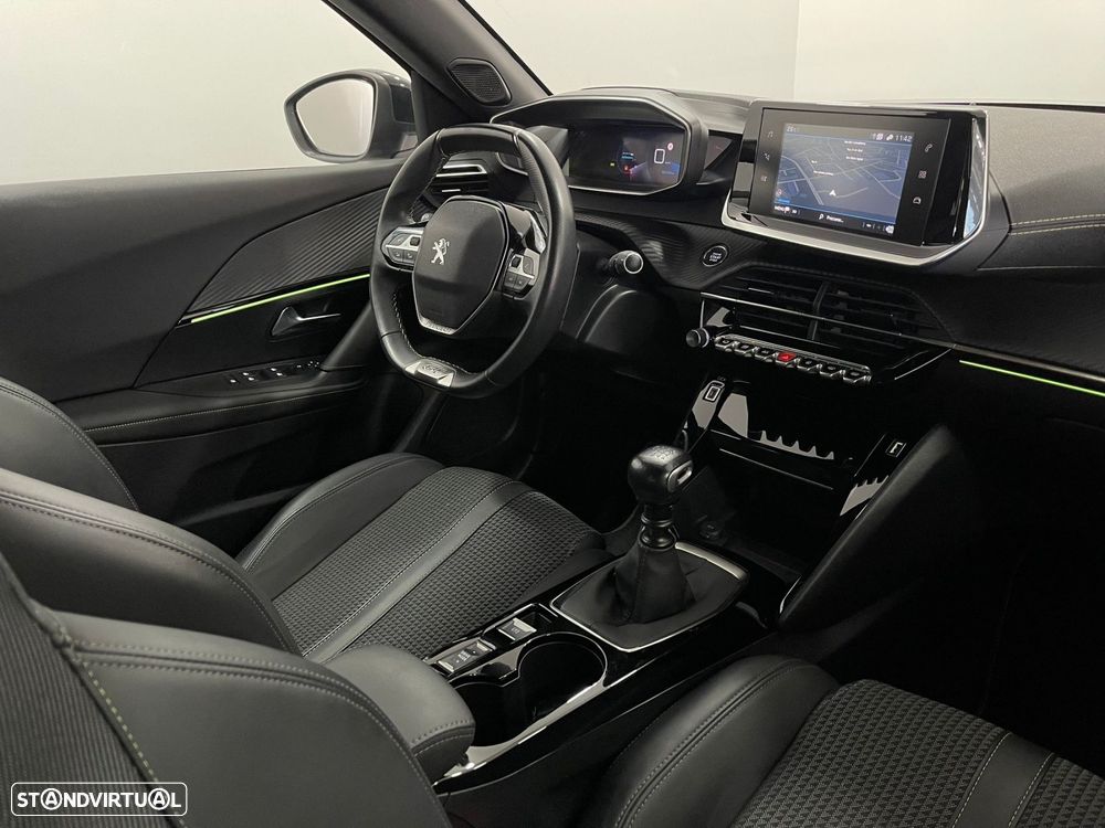 Peugeot 2008 1.2 PureTech GT - 24