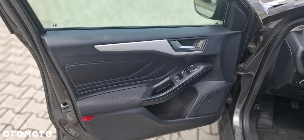 Ford Focus SW 2.0 EcoBlue S&S ACTIVE - 19