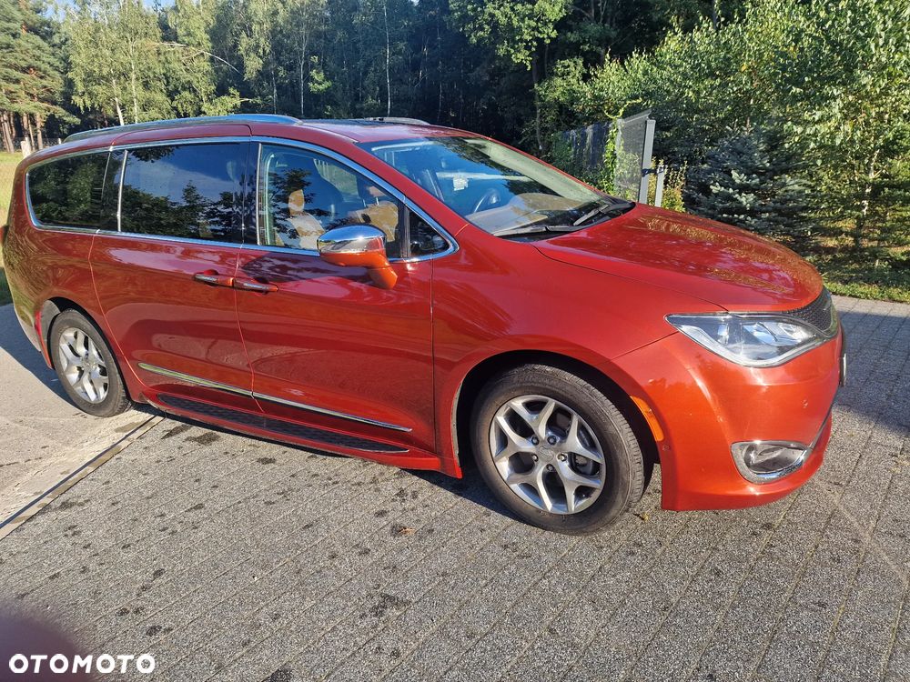 Chrysler Pacifica - 28