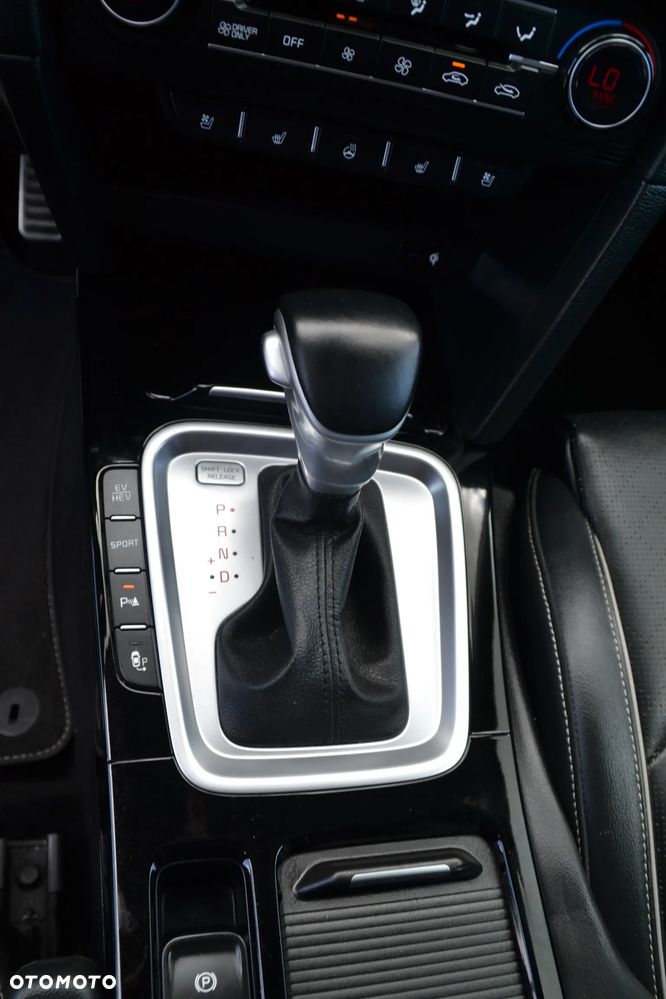Kia Ceed 1.6 GDI DCT OPF Platinum - 30