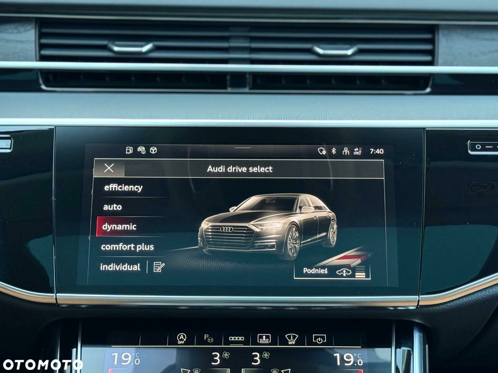 Audi A8 - 24