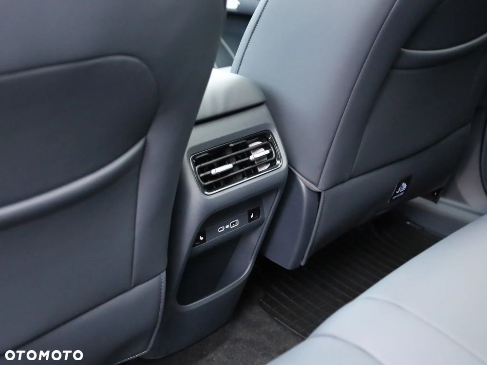 Geely Starray EM-i 1.5 PHEV Max - 2