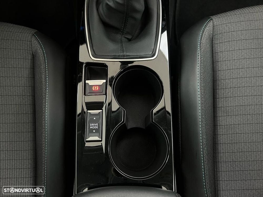 Peugeot 2008 1.2 PureTech Allure - 23