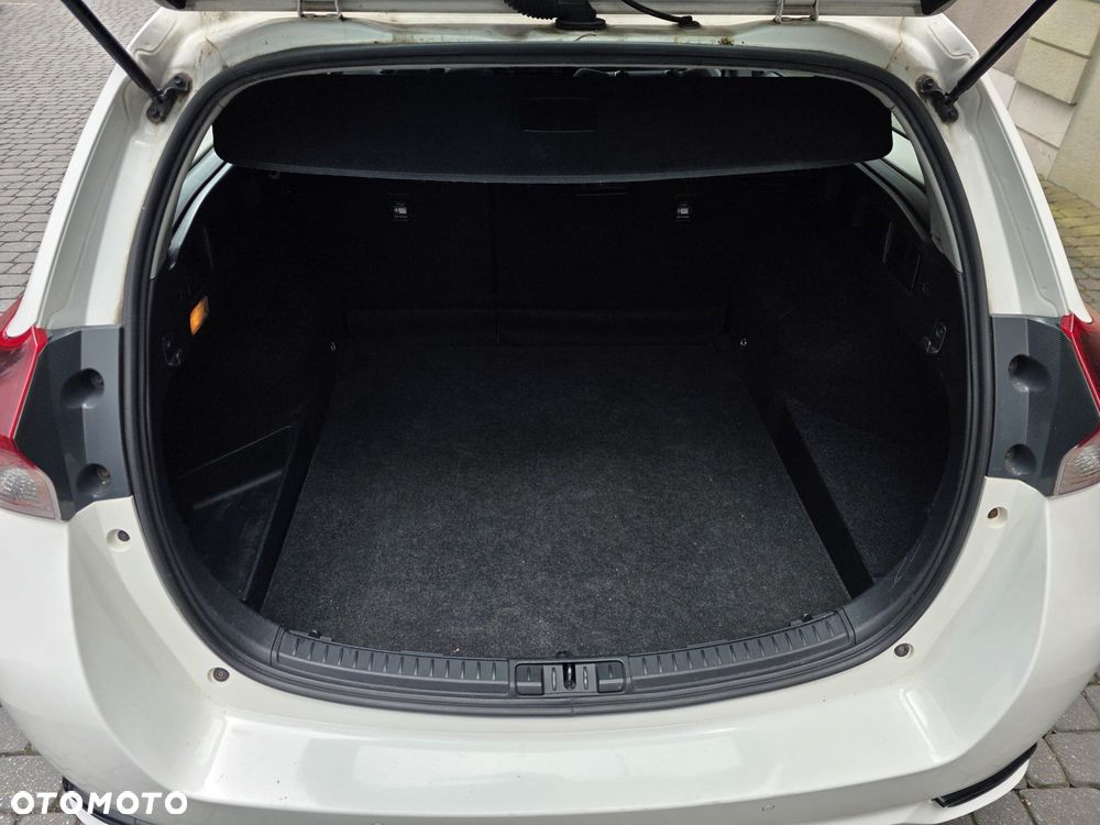 Toyota Auris - 13