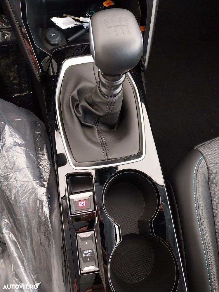 Peugeot 208 1.2 L PureTech STT Allure - 11