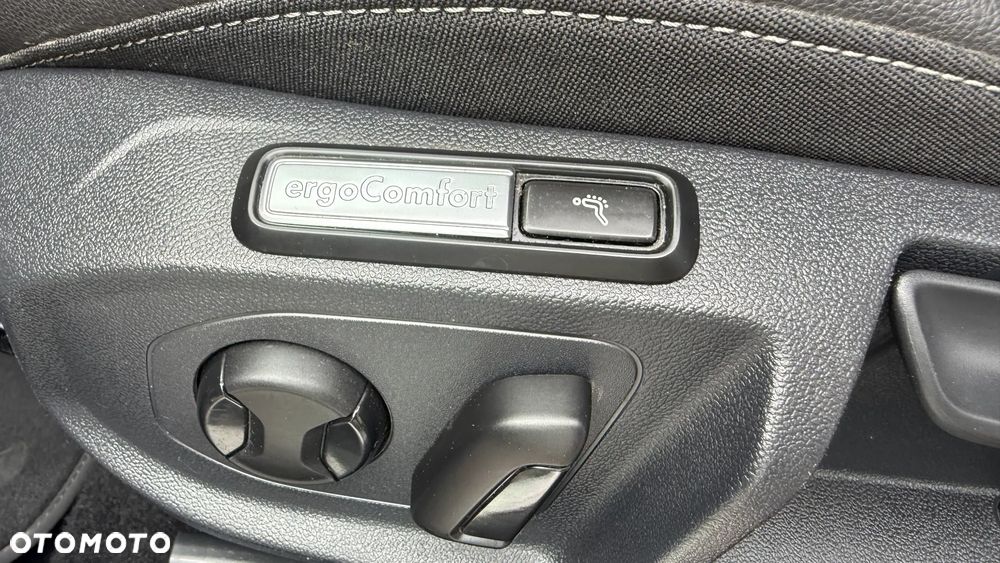 Volkswagen Arteon 2.0 TDI SCR 4Motion DSG R-Line - 36