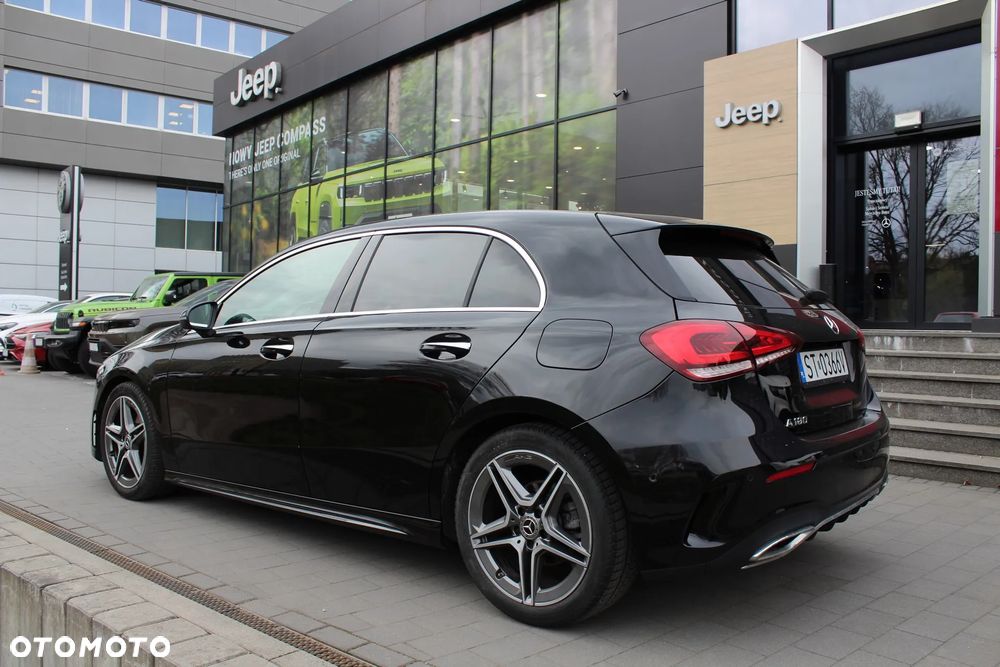 Mercedes-Benz Klasa A 180 AMG Line 7G-DCT - 3