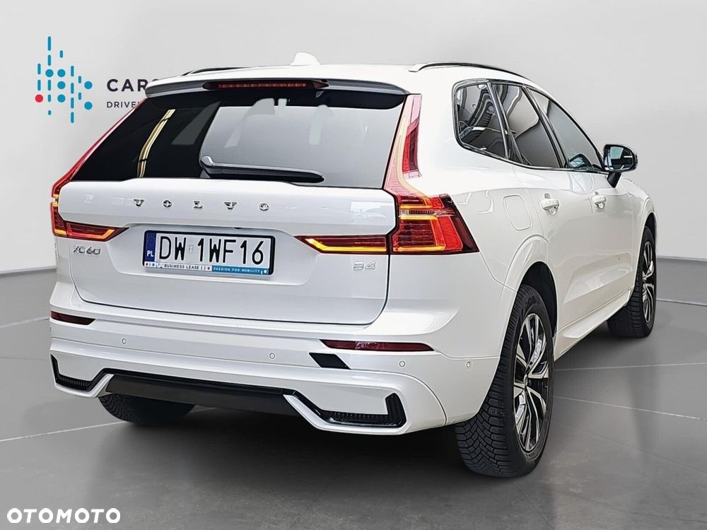 Volvo XC 60 B4 D Plus Dark - 4