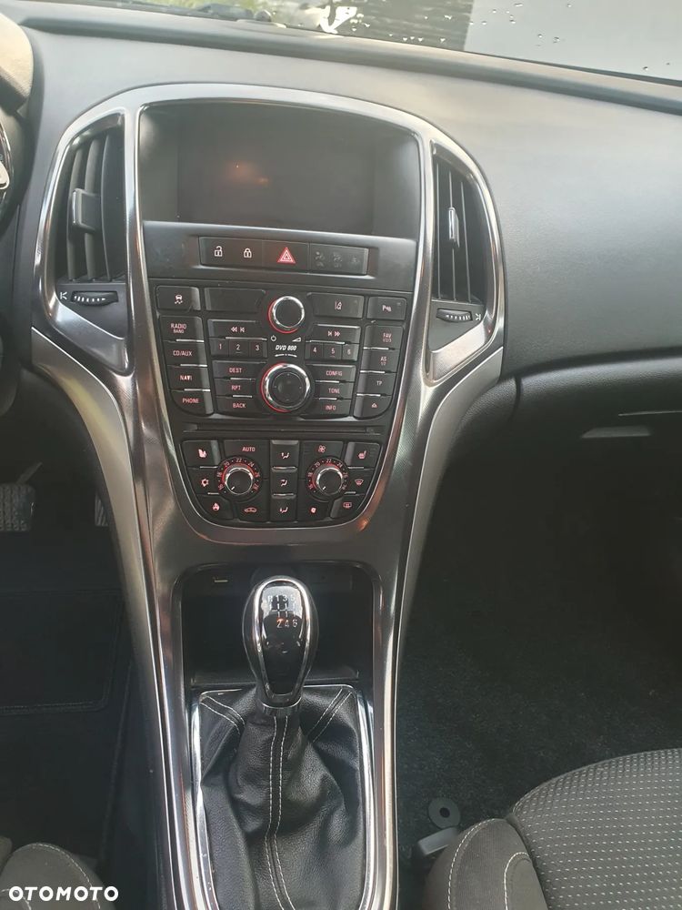 Opel Astra IV 1.6 T Cosmo - 13