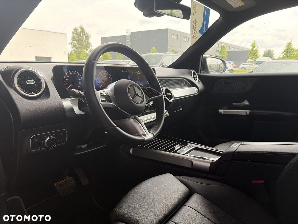 Mercedes-Benz GLB - 10