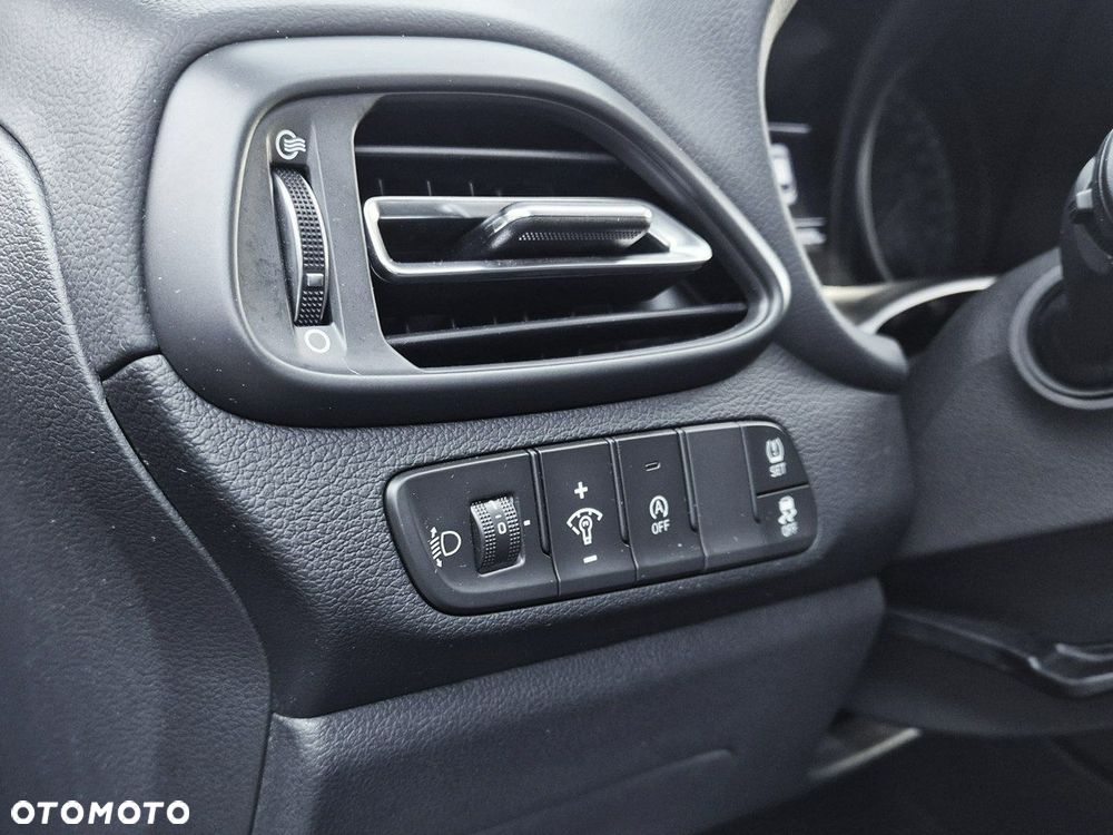 Hyundai i30 1.0 T-GDI Smart - 10