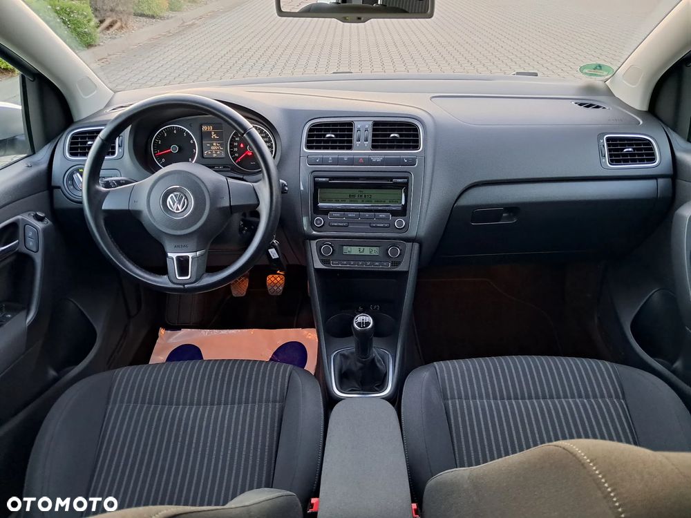 Volkswagen Polo - 2