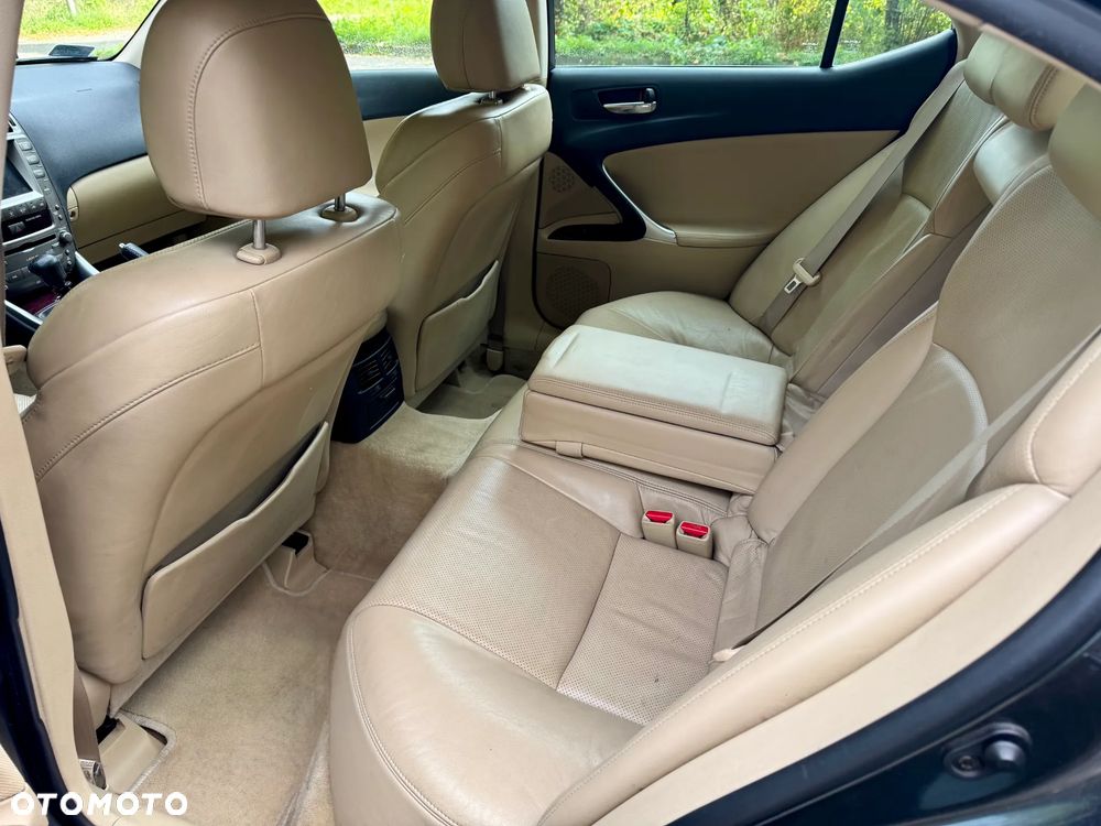 Lexus IS 220 D Prestige - 6