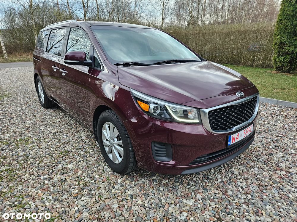 Kia Sedona - 3
