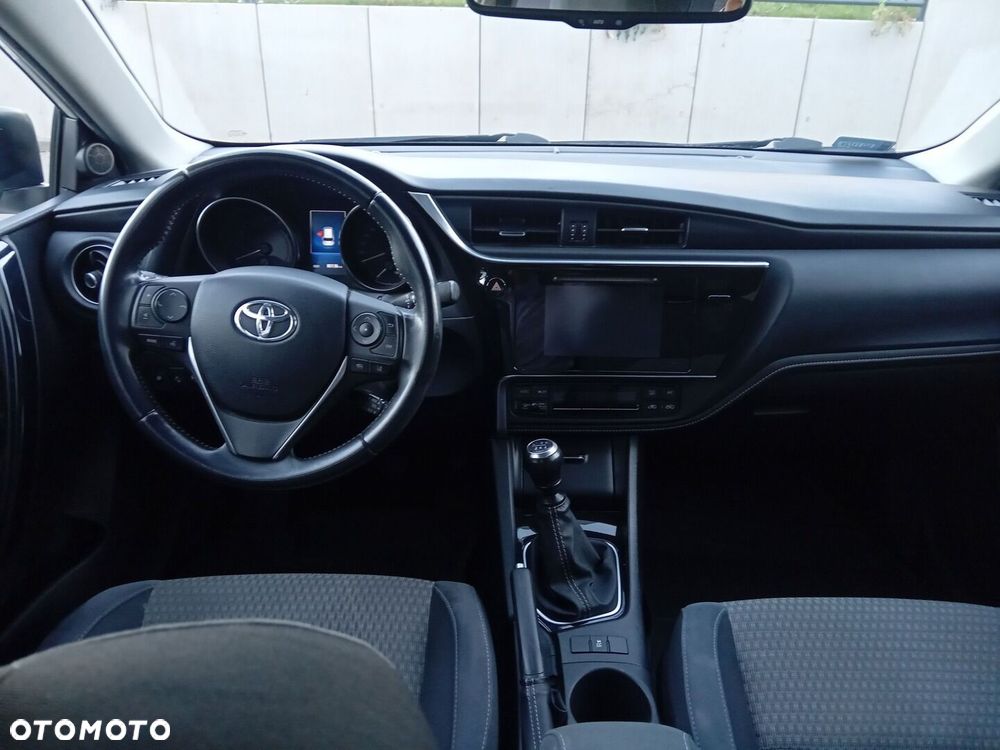 Toyota Auris 1.6 Selection - 16