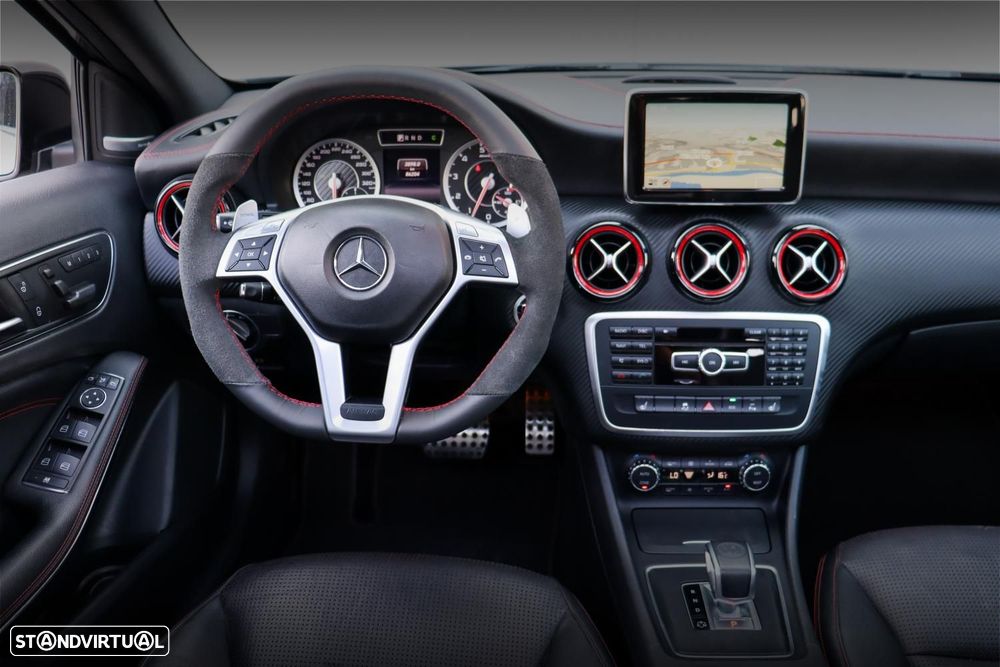 Mercedes-Benz A 45 AMG 4-Matic - 24