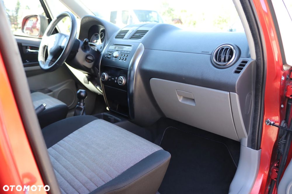 Suzuki SX4 1.6 Premium 4WD - 23