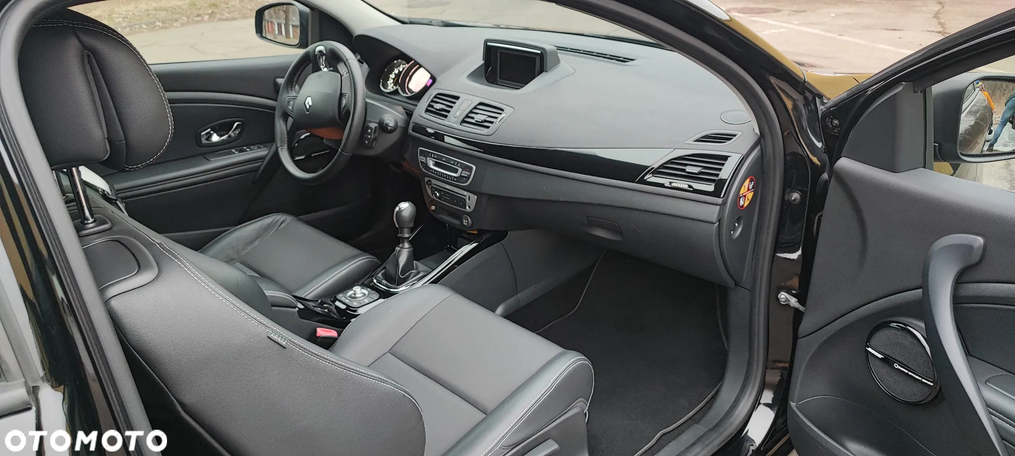 Renault Megane Grandtour ENERGY TCe 115 Start & Stop Bose Edition - 17